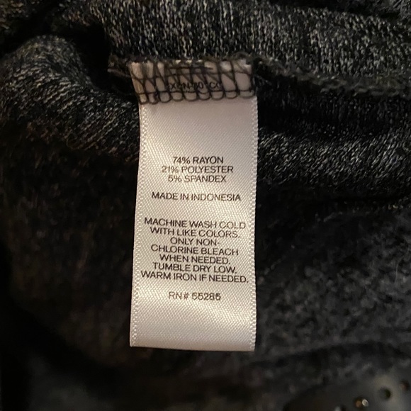 Express gray off the shoulder sweater - Picture 4 of 4